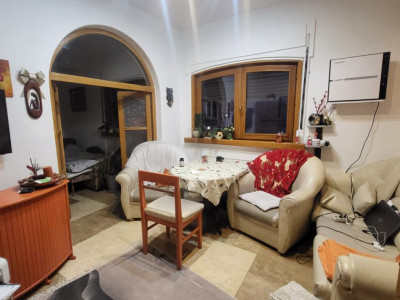 Apartament 2 camere Ultracentral, zona Universitate PARTER INALT+DEMISOL