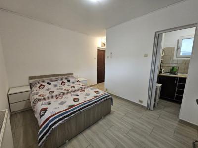Garsoniera de vanzare zona Decebal! Ideal Investitie
