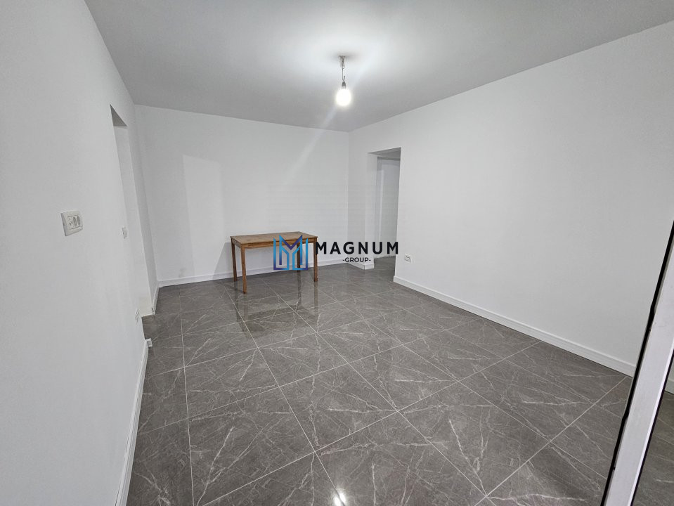 Apartament 3 camere de vanzare zona Titan, Piața Minis