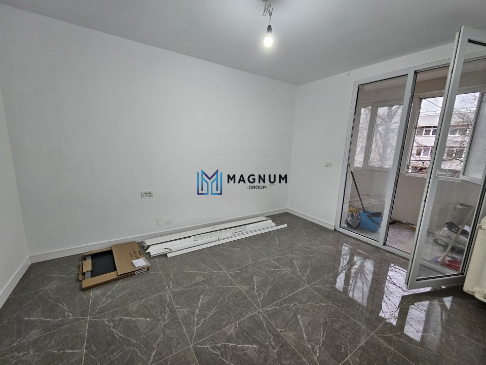 Apartament 3 camere de vanzare zona Titan, Piața Minis