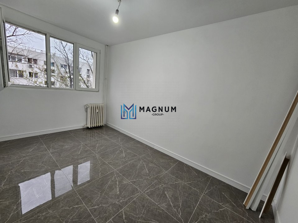 Apartament 3 camere de vanzare zona Titan, Piața Minis