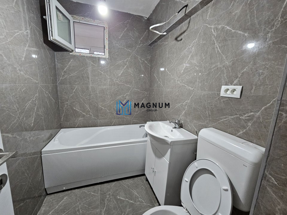 Apartament 3 camere de vanzare zona Titan, Piața Minis