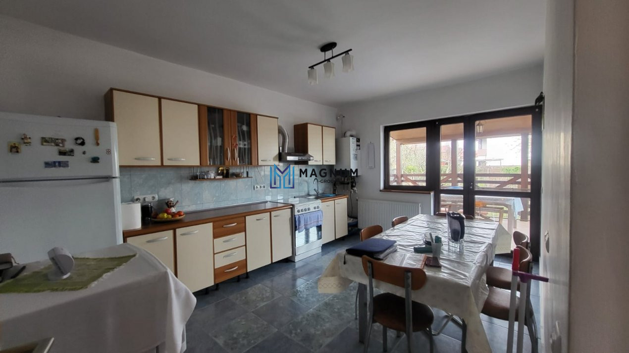 Vânzare casă în Comuna Berceni - 5 camere, 600mp curte liberă