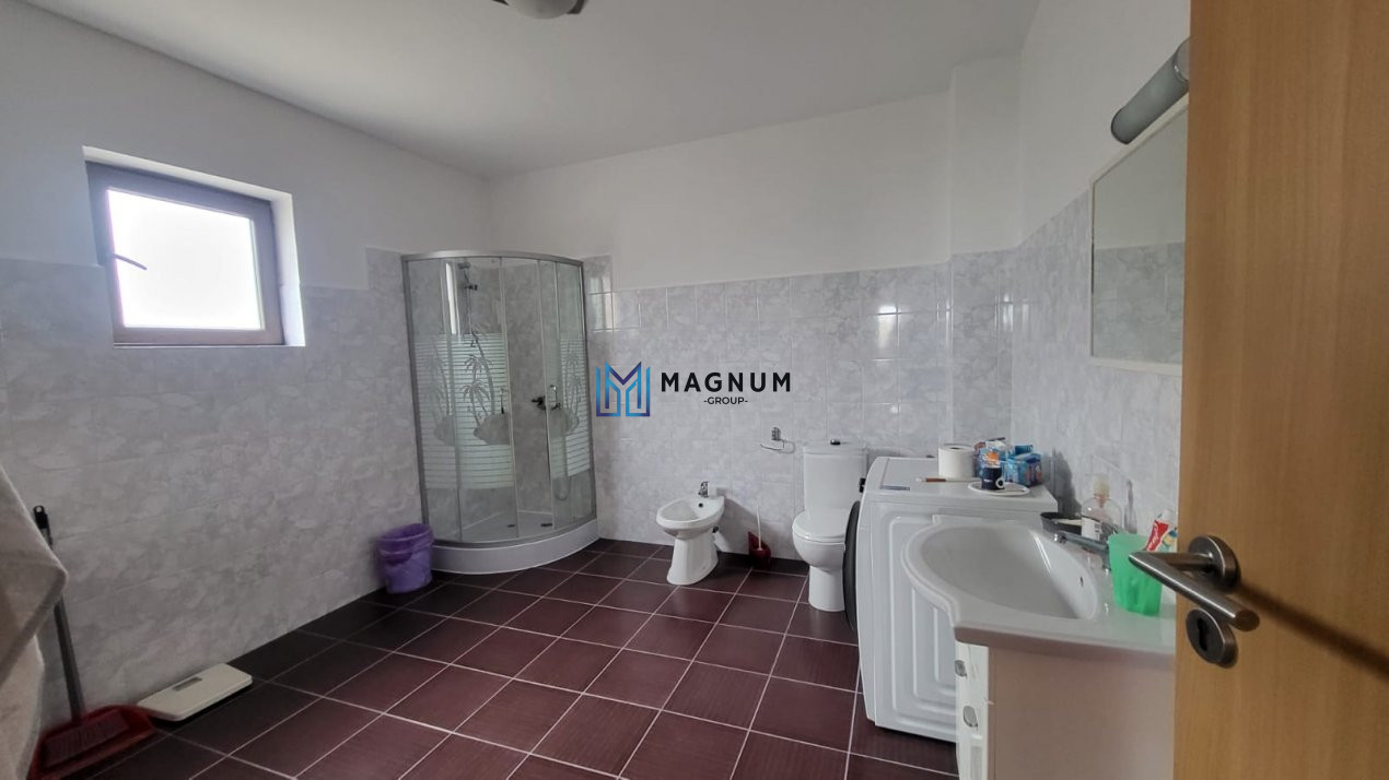 Vânzare casă în Comuna Berceni - 5 camere, 600mp curte liberă