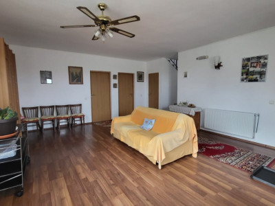 Vânzare casă în Comuna Berceni - 5 camere, 600mp curte liberă