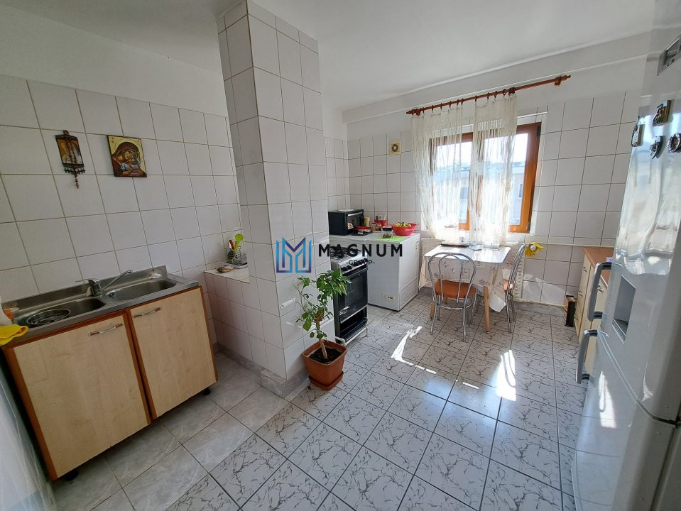 Apartament 2 camere de vanzare zona Decebal