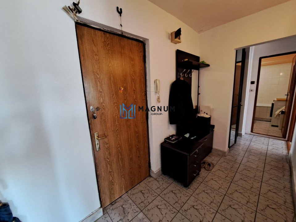 Apartament 2 camere de vanzare zona Decebal