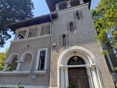 Vila cu arhitectura deosebila de vanzare- Primaverii- televiziune