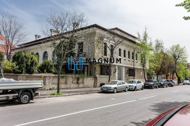 Vila exclusivista de inchiriat- pretabila Ambasada sau sediu de firma 