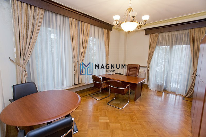 Vila exclusivista de inchiriat- pretabila Ambasada sau sediu de firma 