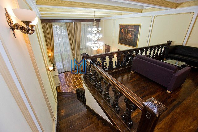 Vila exclusivista de inchiriat- pretabila Ambasada sau sediu de firma 
