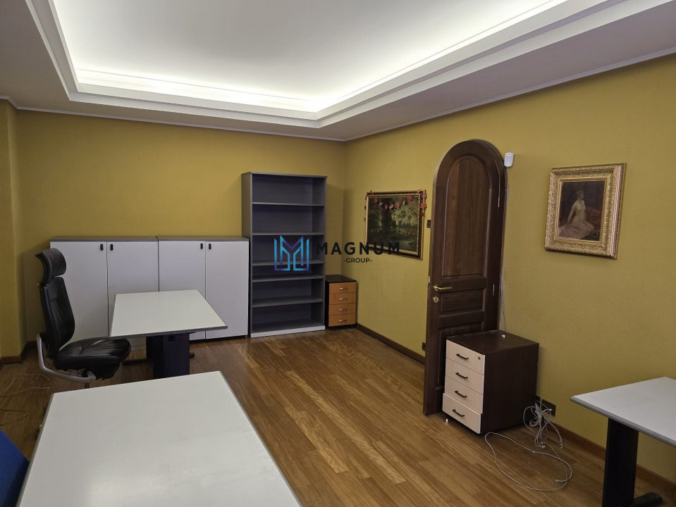 Casa de vanzare - zona Stefan cel mare