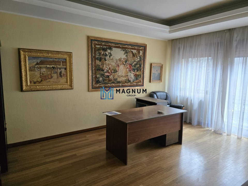 Casa de vanzare - zona Stefan cel mare