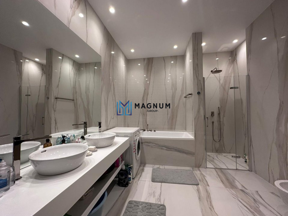 apartament de vanzare -locatie exclusivista- curte proprie- vedere parc 